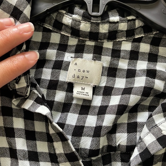 A new day women’s plaid button down - Picture 2 of 3